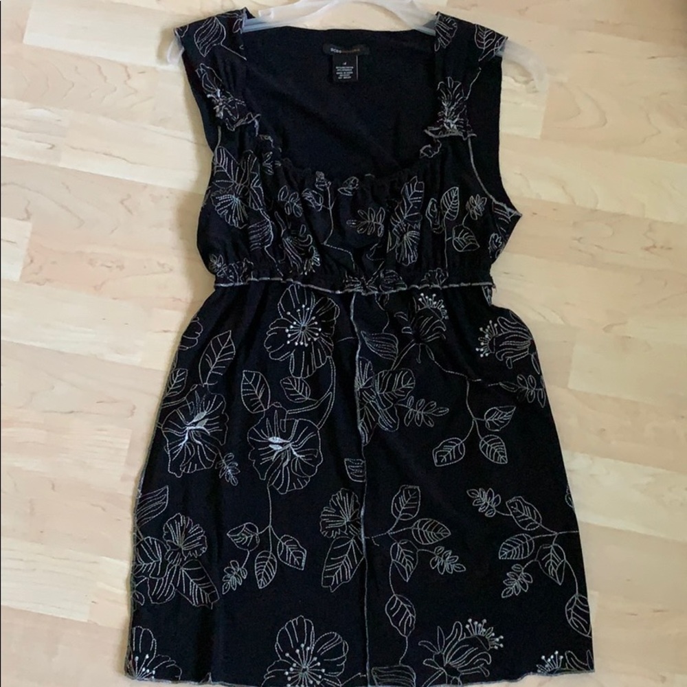 BCBG Maxazria Tunic Top Embroidered Flowers Medium